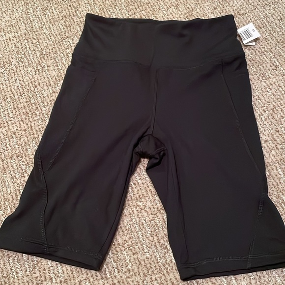 Biker shorts with pockets! - Picture 2 of 3